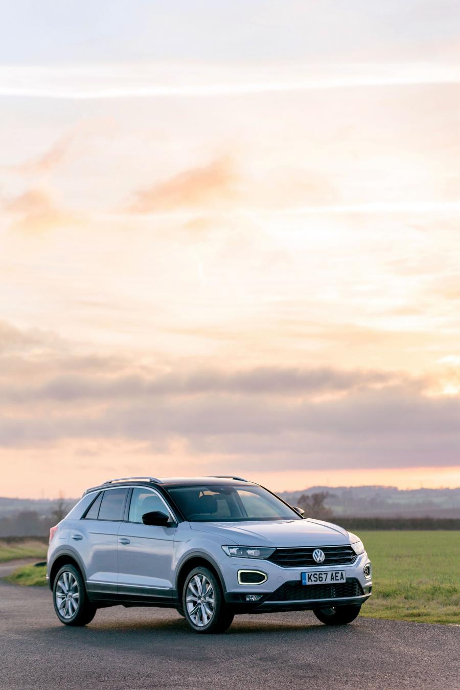  Volkswagen T-Roc 4Motion 2017 года  (UK) (фото 10 из 27)